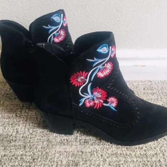 Rebecca Minkoff Lulu Embroidery Ankle Boot